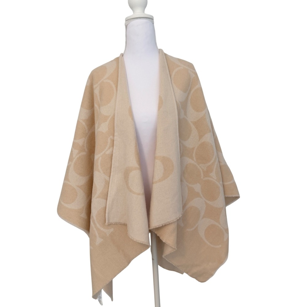 Coach Signature Cape Shawl Women OS Beige Cream Wool Blend Logo Wrap CU811